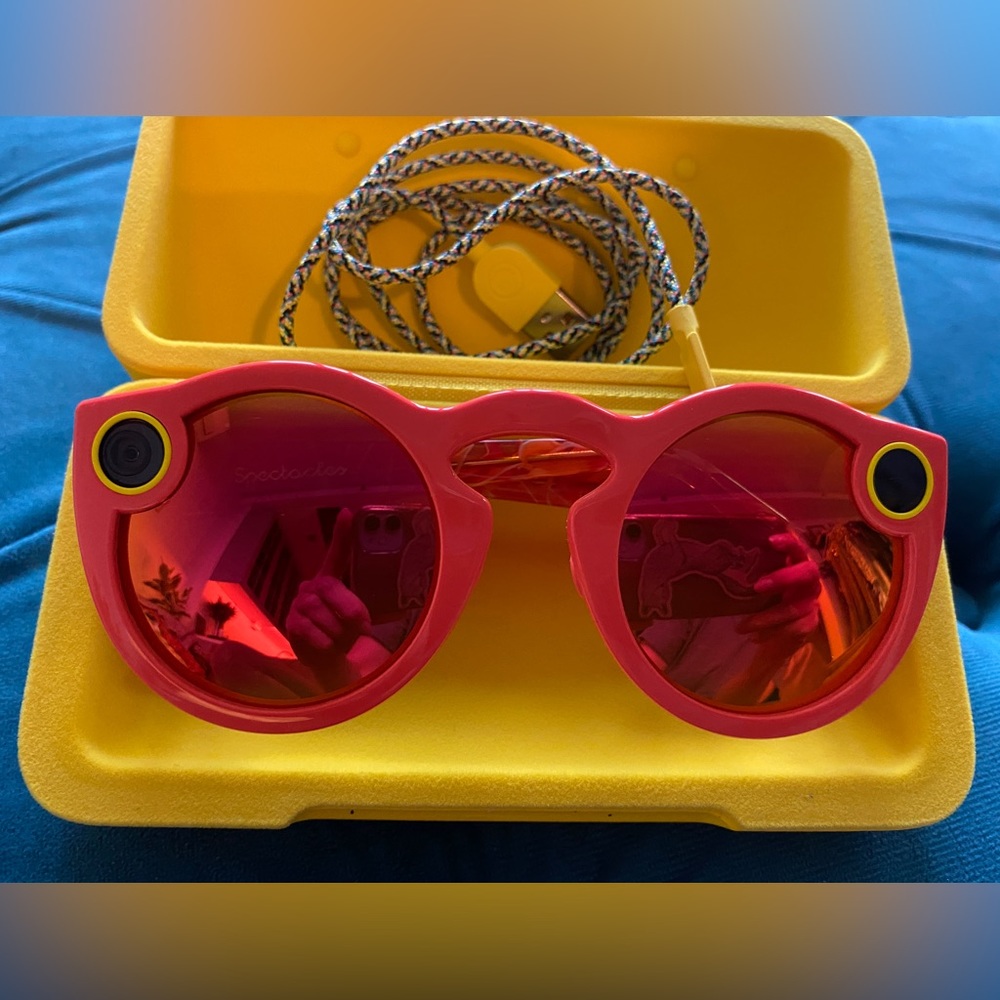 COPY - Snapchat Spectacles hardly used